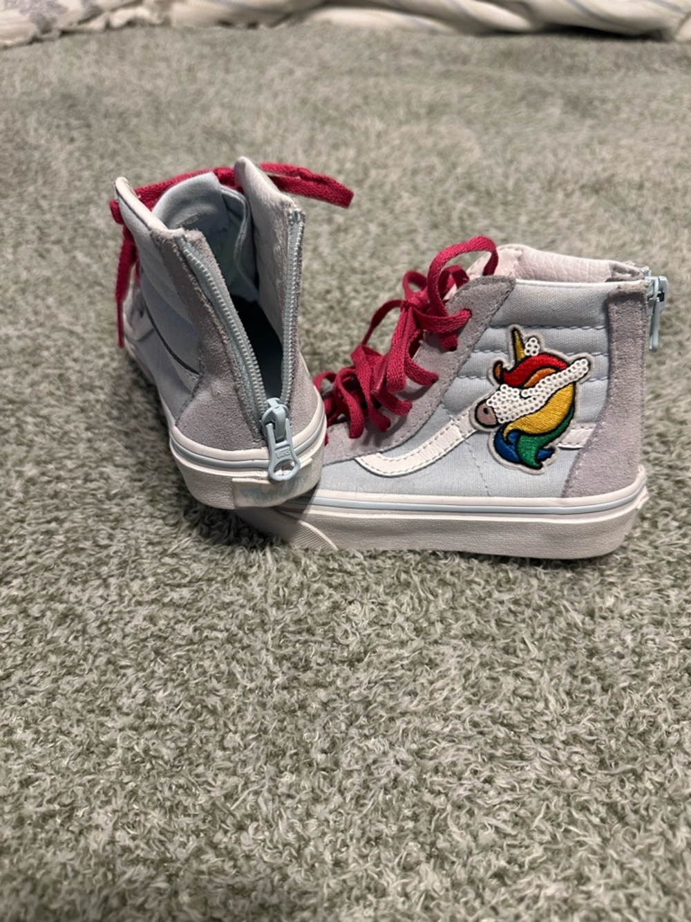 Vans Kids High-Top Sneakers with Rainbow Unicorn Patch - Light Gray & Pink